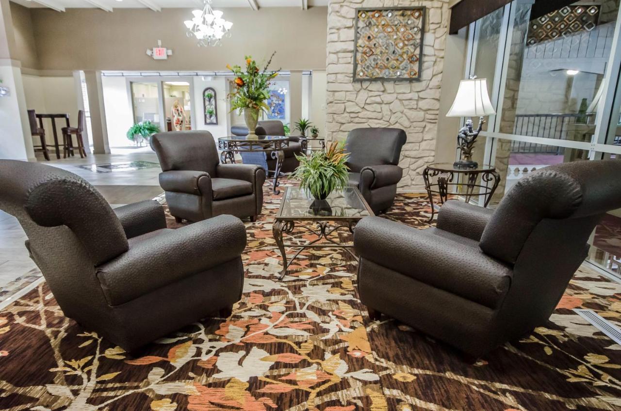 Radisson Hotel Louisville North Jeffersonville Interior photo