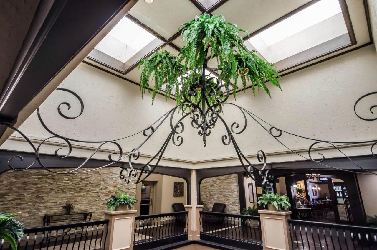 Radisson Hotel Louisville North Jeffersonville Interior photo
